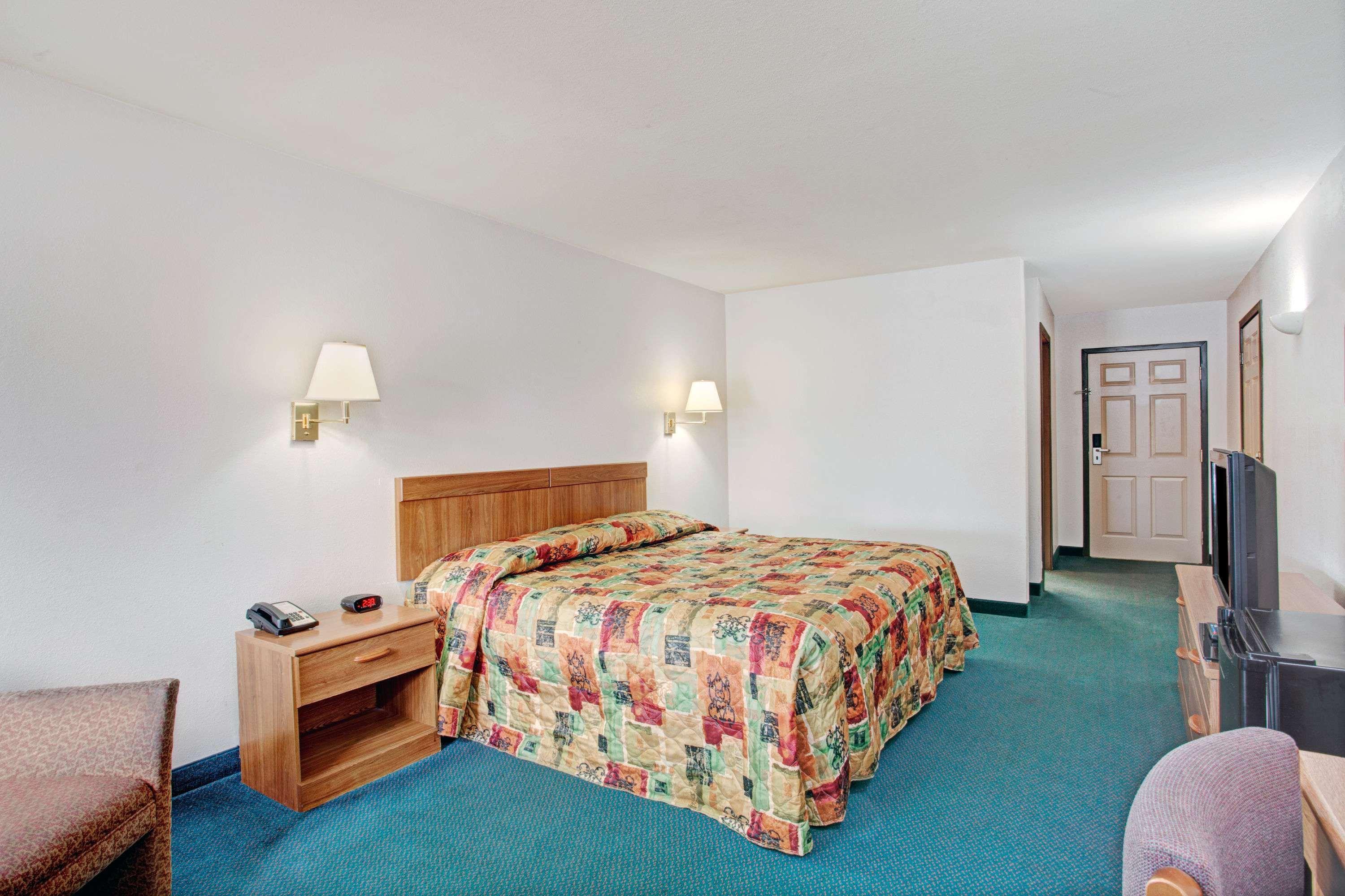 Hotel Super 8 By Wyndham Olive Branch Esterno foto