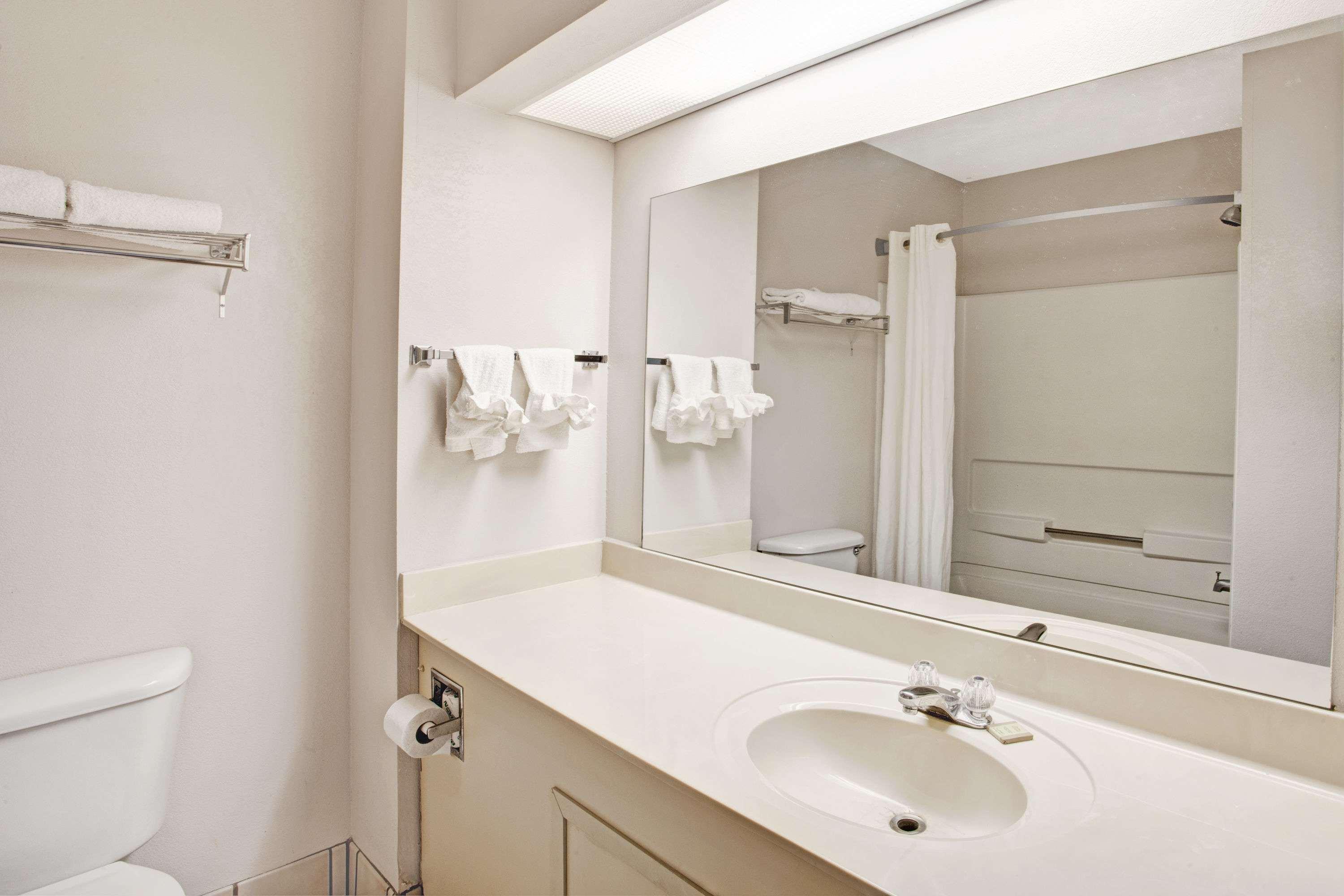 Hotel Super 8 By Wyndham Olive Branch Esterno foto